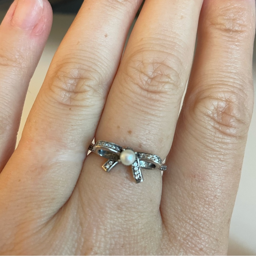 Pandora Silver Pearl Bow Ring - Size 8
